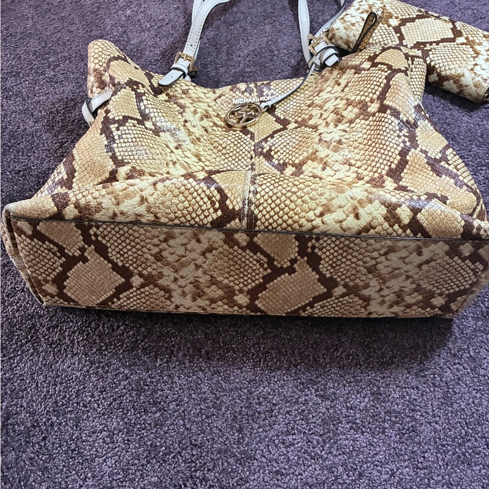 Michael Kors Snake Print Lenox Shoulder Bag & Wallet  Set - Tan and Brown large - Picture 3 of 13